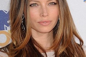 Jessica Biel – Long Curled Hairstyle – 2010 MTV Movie Awards