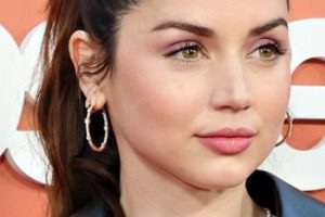 Ana De Armas – Playful High Pony (2023) – “Ghosted” New York Premiere