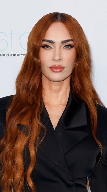 Megan Fox - Ultra Long Red Beachy Hairstyle (2023) - [Hairstylist: Peter Burkhill] - 20230616