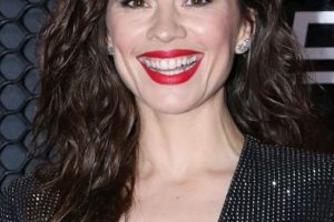 Hayley Atwell – Long Beach Waves Hairstyle (2023) – “Mission: Impossible – Dead Reckoning Part One” Korea Premiere