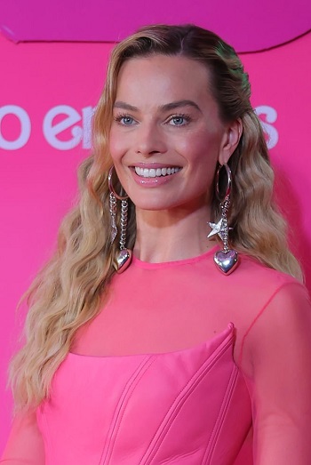 Margot Robbie - Barbie Earring Magic Crimped Pinned-Back Hairstyle ...