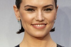 Daisy Ridley’s “The Young Woman and the Sea” UK Gala Screening Hairstyle