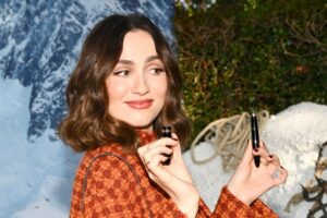 Latest Maude Apatow Hairstyles (2024) – This Season’s Vibe – Polished